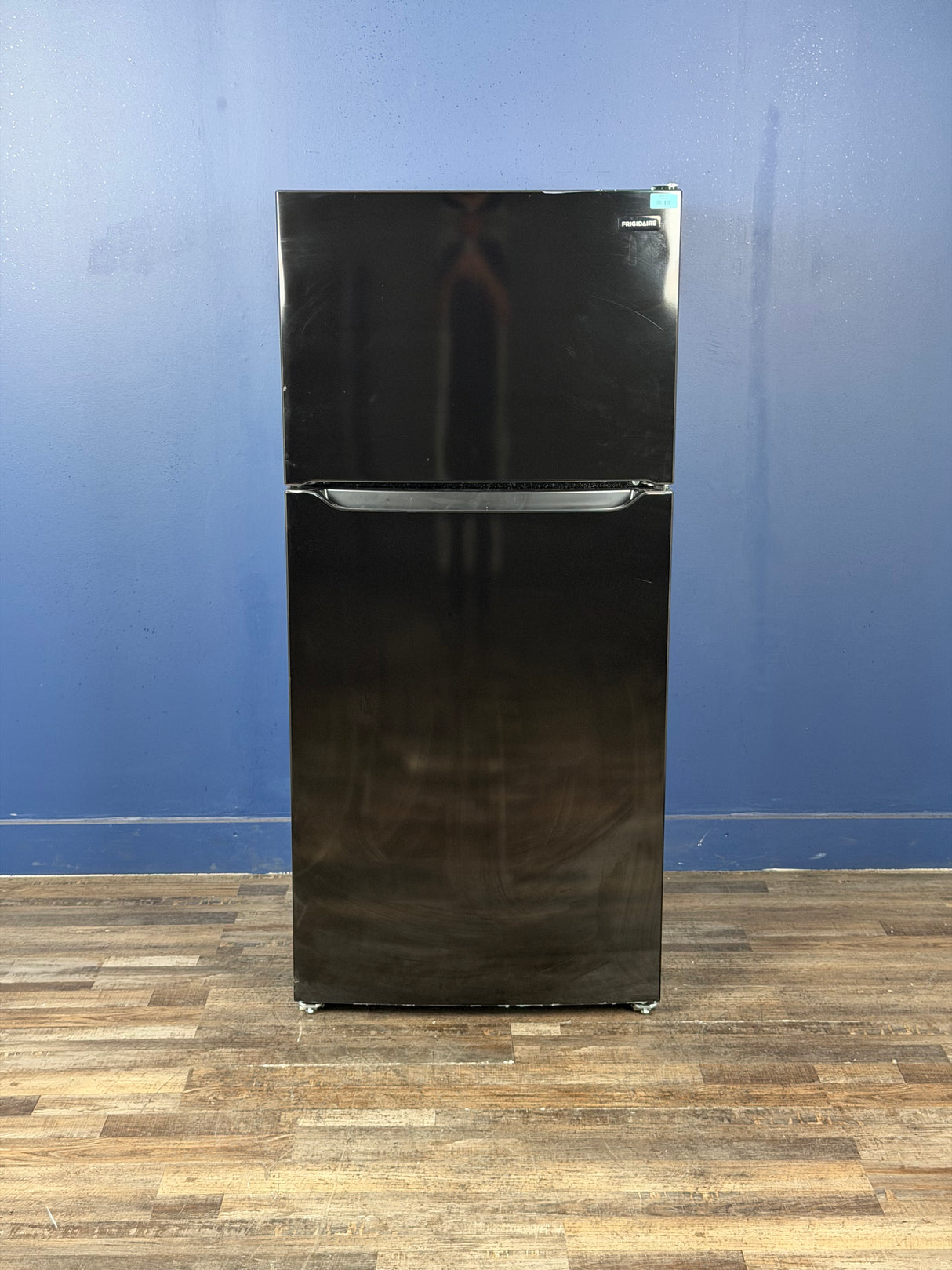 Frigidaire - 30 in. 20 cu. ft. Garage Ready Top Freezer Refrigerator in Black