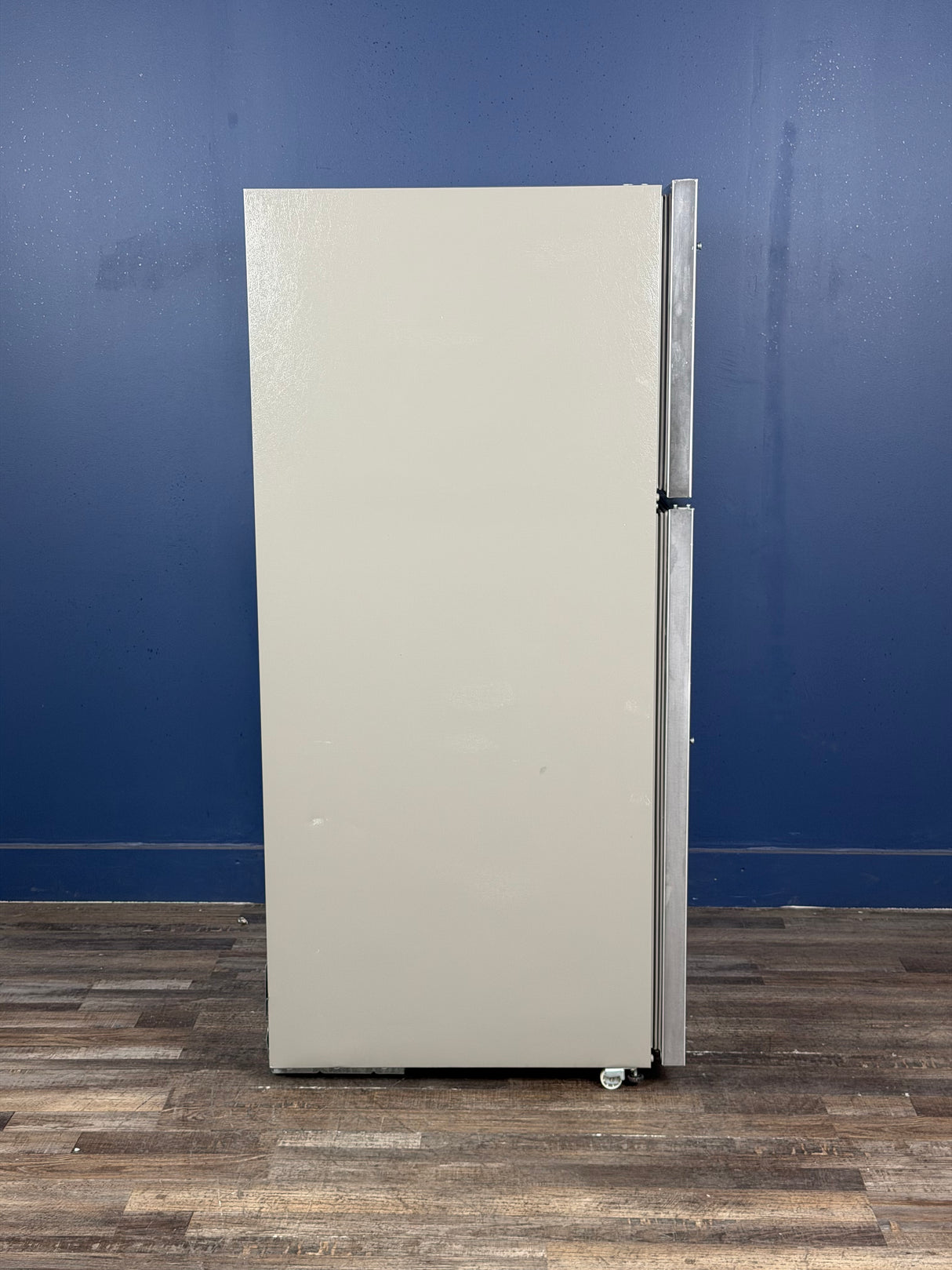 Whirlpool - 30 in. 18.3 cu. ft. Top Freezer Refrigerator Built-In and Standard in Monochromatic Stainless Steel