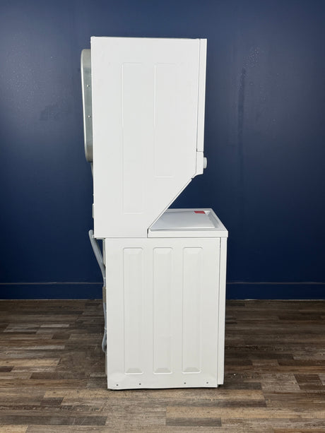 Frigidaire - 3.9 cu. ft. Washer and 5.6 cu. ft. Gas Dryer Combo in White with Quick Wash & Dry Cycle, MaxFill and Long Vent