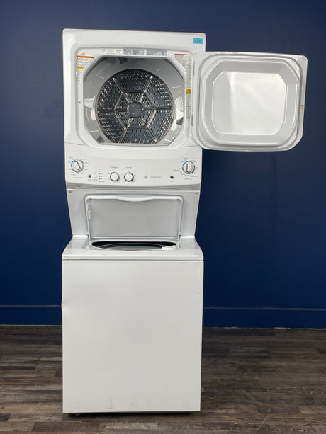 GE - 3.8 cu. ft. Washer 5.9 cu. ft. Gas Dryer Combo in White