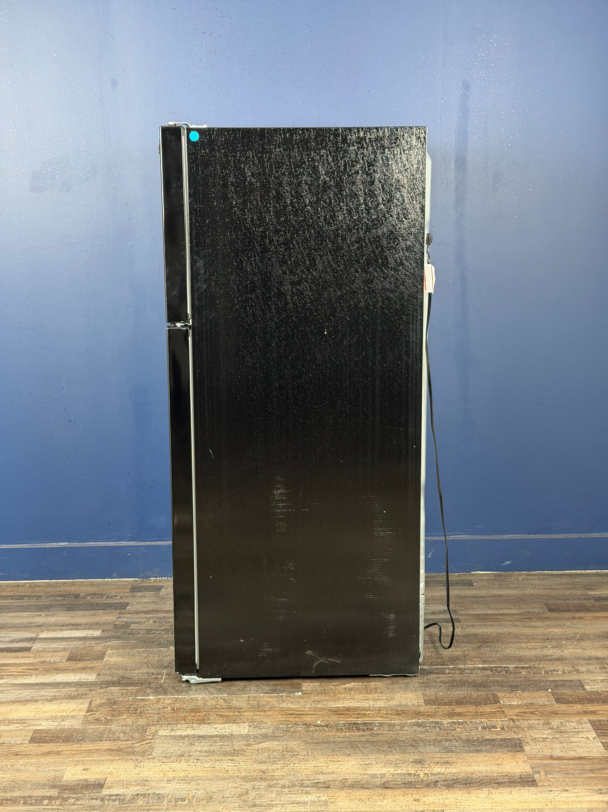 Frigidaire - 30 in. 20 cu. ft. Garage Ready Top Freezer Refrigerator in Black