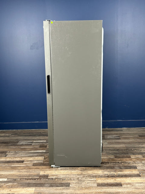 ACIMA 11/25/2025 - Frigidaire - 32.6 in. 20 cu. ft. Frost Free Defrost, Garage Ready Upright Freezer in Carbon