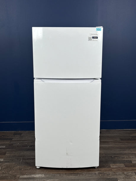 Frigidaire - 27.6 in. 14 cu. ft. Top Freezer Refrigerator in White, ENERGY STAR