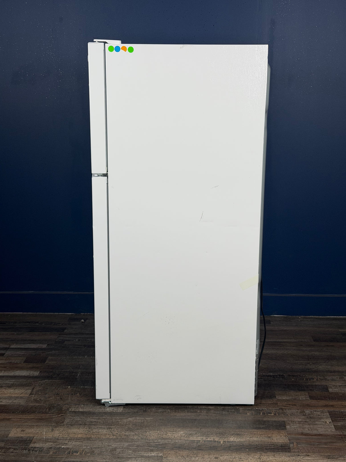Frigidaire - 30 in. 20 cu. ft. Garage Ready Freestanding Top Freezer Refrigerator in White, ENERGY STAR