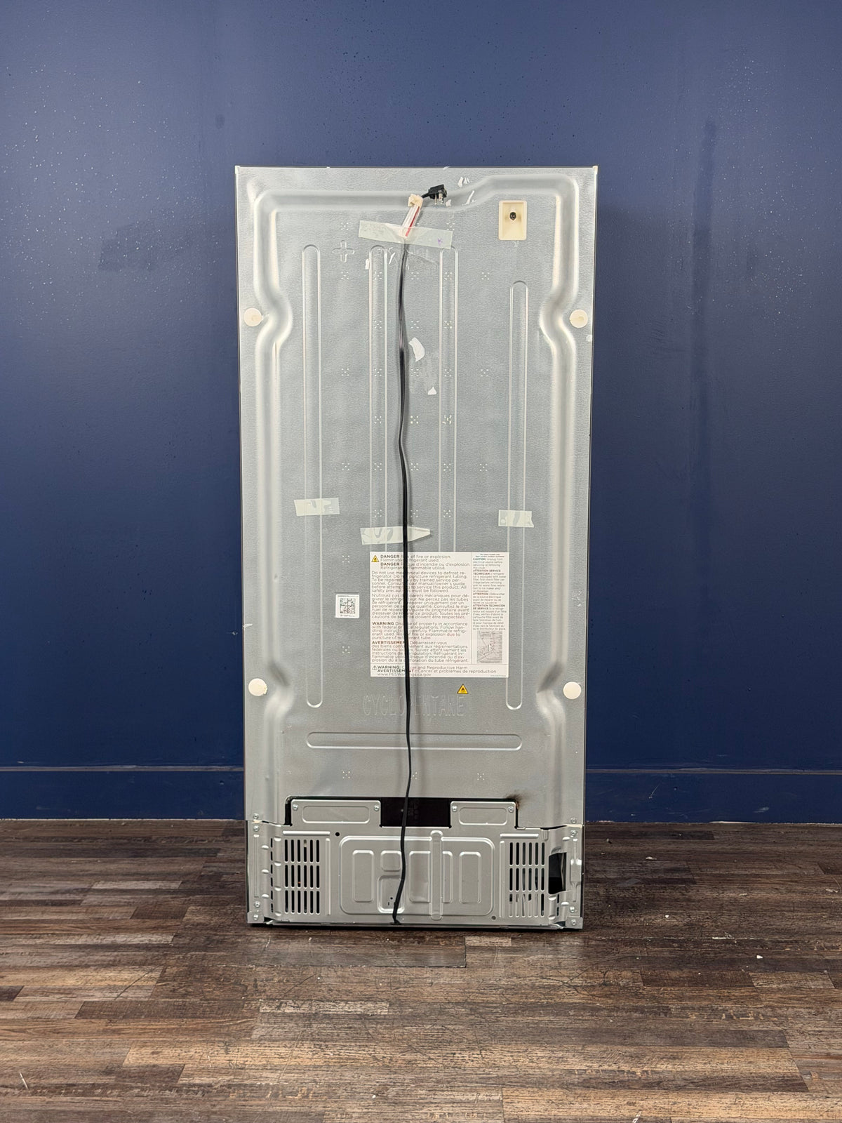 Frigidaire - 30 in. 20 cu. ft. Garage Ready Freestanding Top Freezer Refrigerator in Stainless Steel, ENERGY STAR