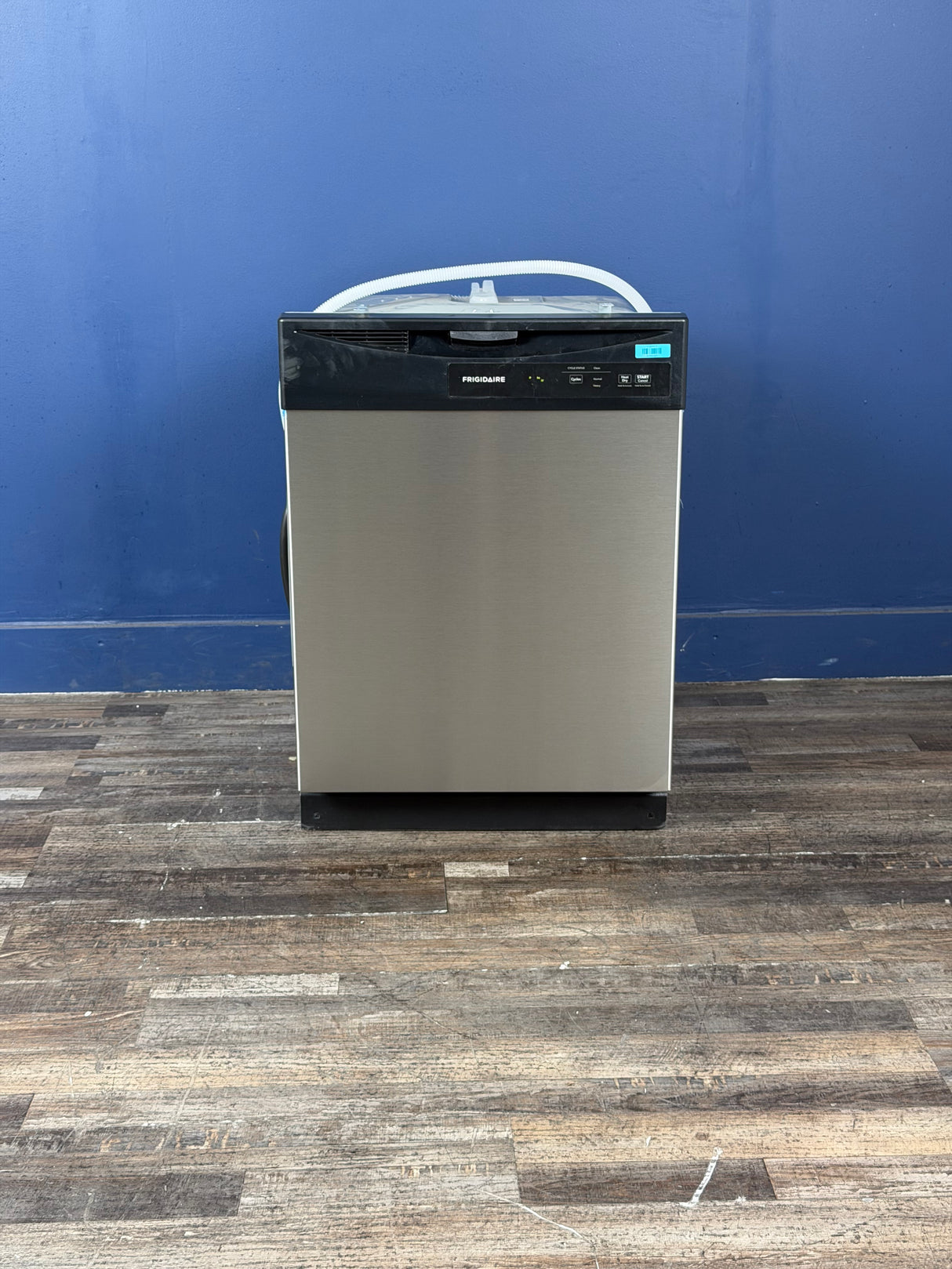 Frigidaire - 24 in. Front Control Smart Built-In Tall Tub 62 dBA Dishwasher in Stainless Steel