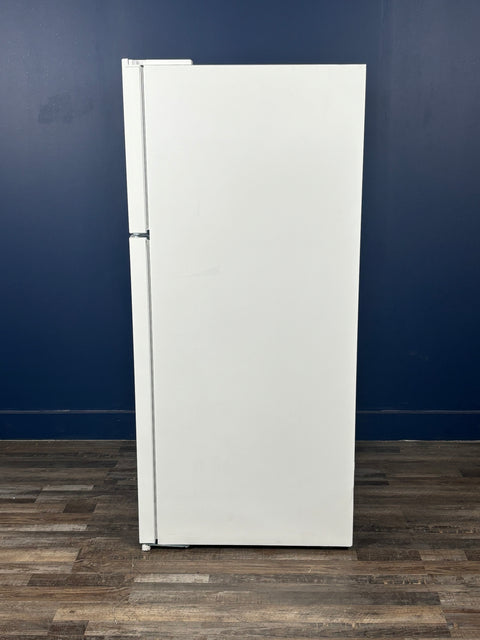 Frigidaire - 28 in. 18 cu. ft. Top Freezer Refrigerator in White, ENERGY STAR