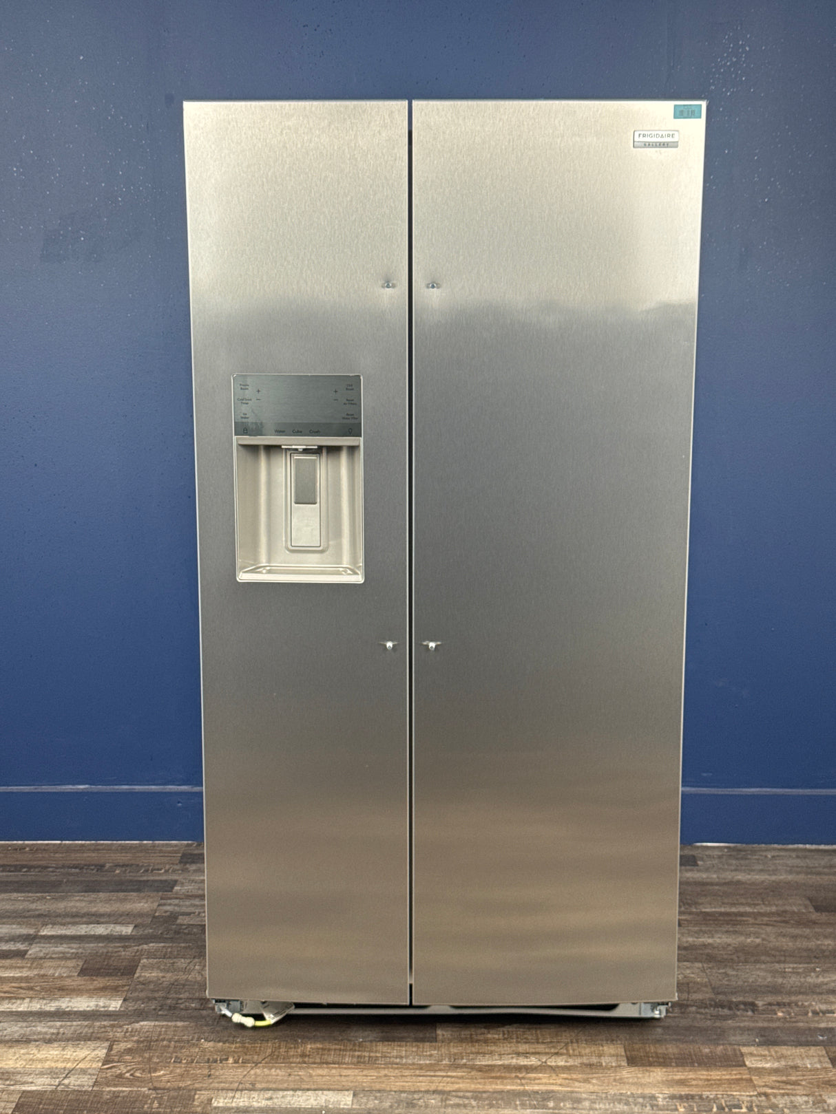 Frigidaire - 22.3 cu ft Counter-Depth 36-in Wide Side-by-Side Refrigerator with Ice Maker ,Water and Ice Dispenser