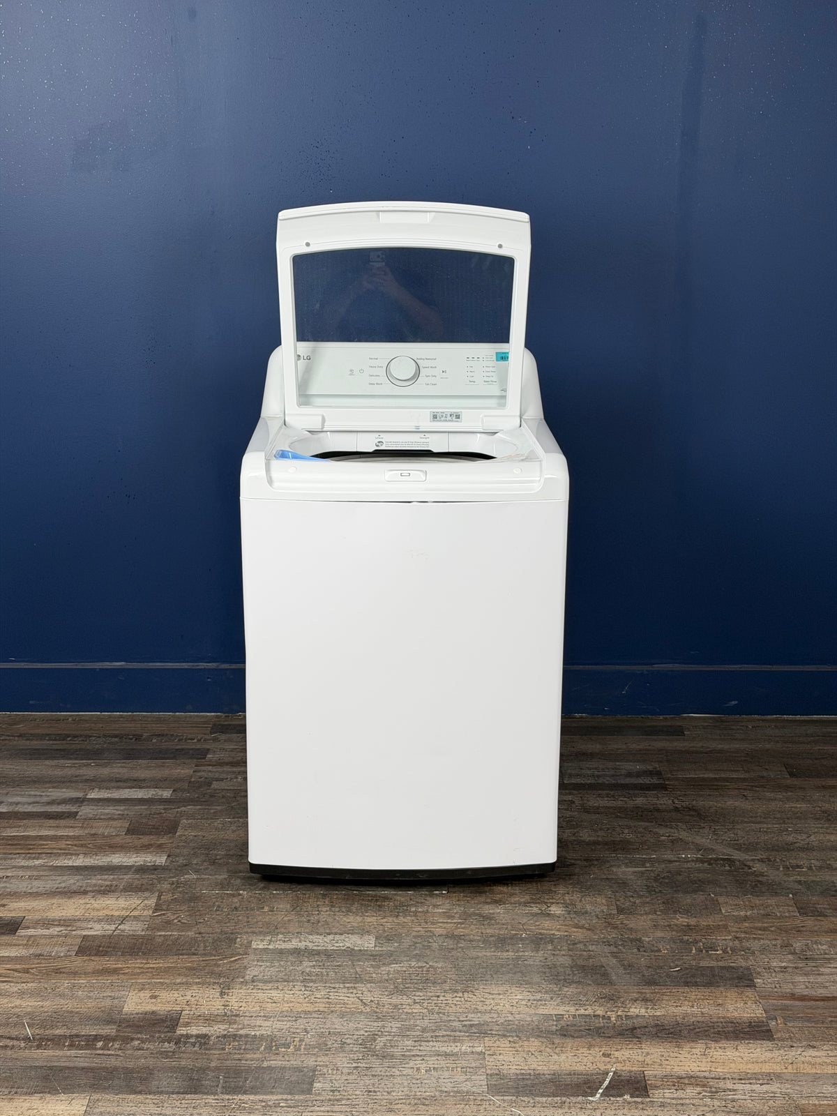 LG - 4.1 cu. ft. Top Load Washer in White with 4-way Agitator, NeveRust Drum, SlamProof Glass Lid, and True Balance