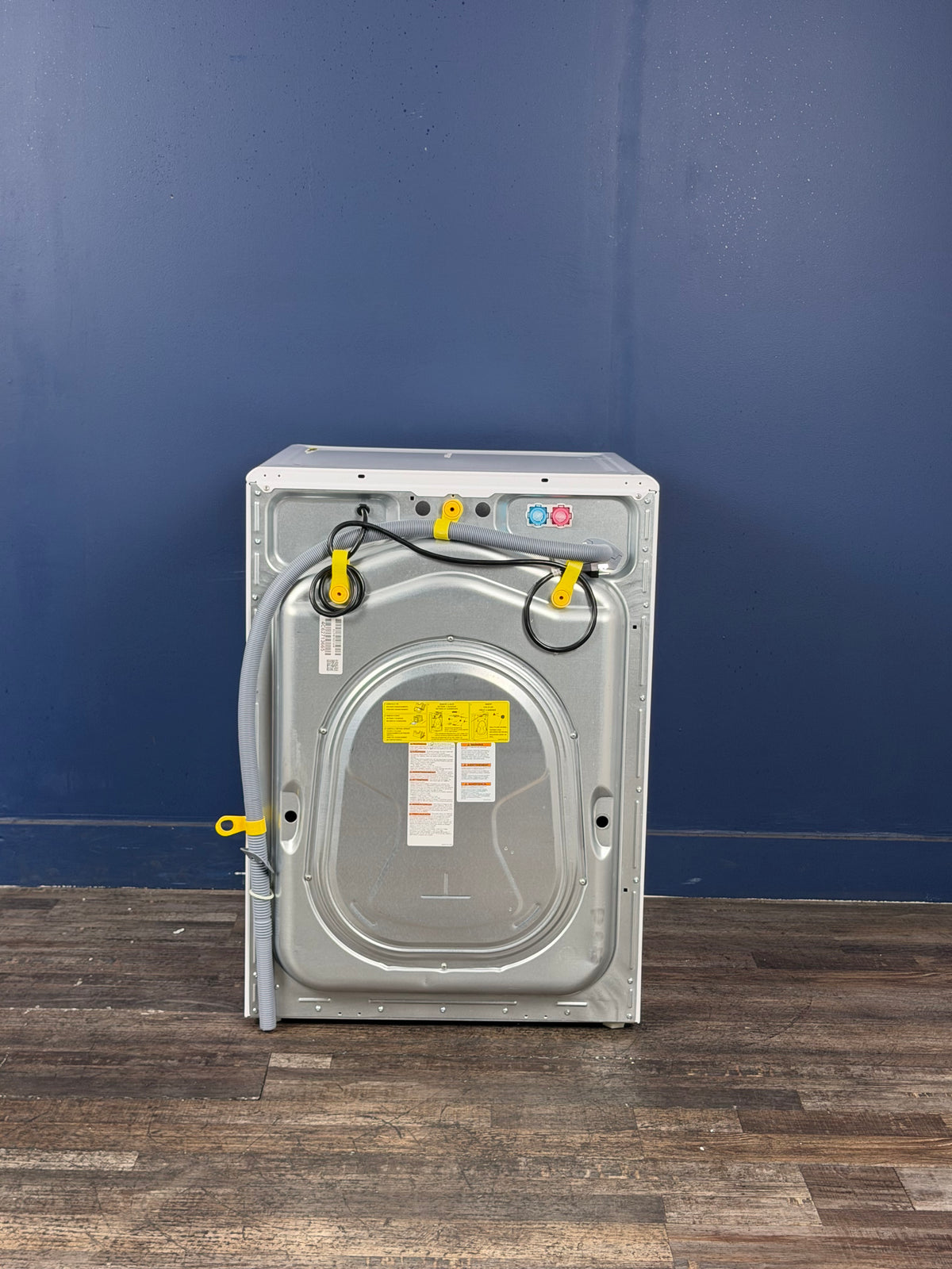 Electrolux - 27 in. W 4.5 cu. ft. Front Load Washer with SmartBoost, LuxCare Plus Wash System, Perfect Steam, ENERGY STAR in White