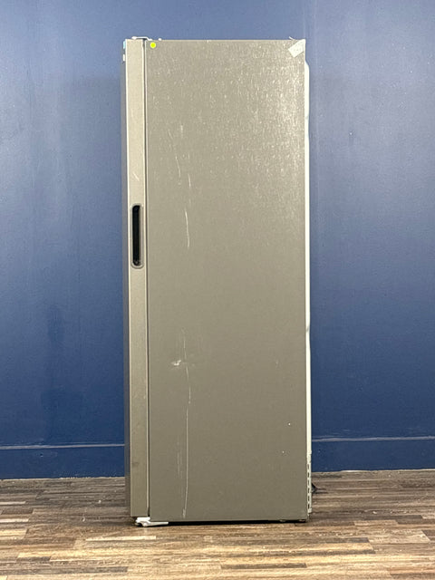 Frigidaire - 32.6 in. 20 cu. ft. Frost Free Defrost, Garage Ready Upright Freezer in Carbon