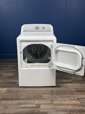 GE - 7.2 cu. ft. vented Gas Dryer in White with Auto Dry and 120ft Venting