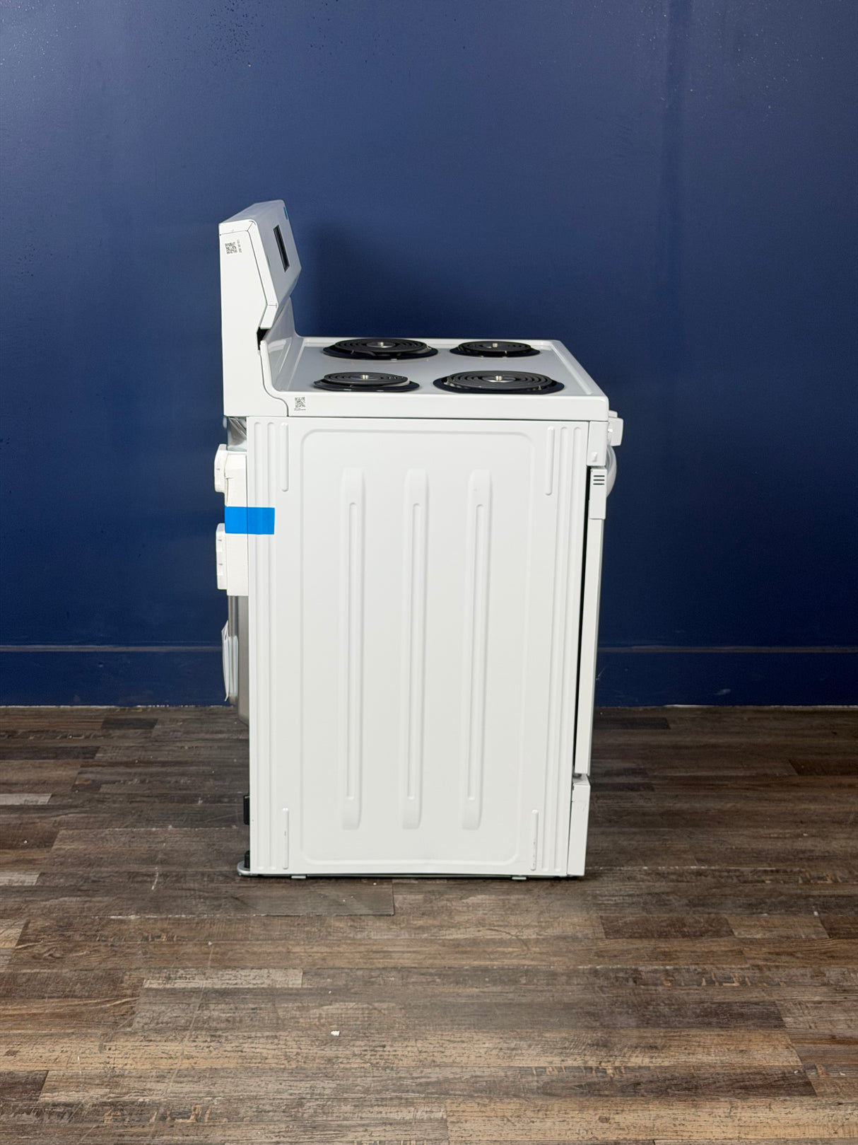 Frigidaire - 30 in. 4 Burner Free-Standing Electric Range in White with Even Baking Technology