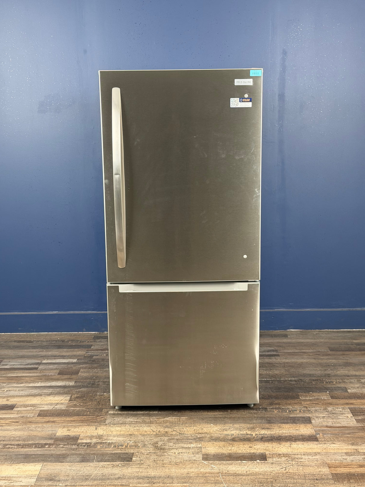 Frigidaire - 30 in. 19 Cu. Ft. Standard-Depth Garage Ready Bottom Freezer Refrigerator in Smudge-Proof Stainless Steel, Energy Star