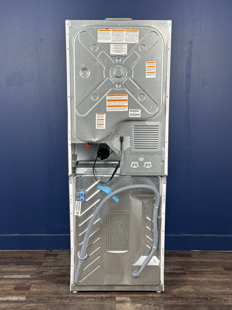 Frigidaire - 3.9 cu. ft. Washer and 5.6 cu. ft. Gas Dryer Combo in White with Quick Wash & Dry Cycle, MaxFill and Long Vent