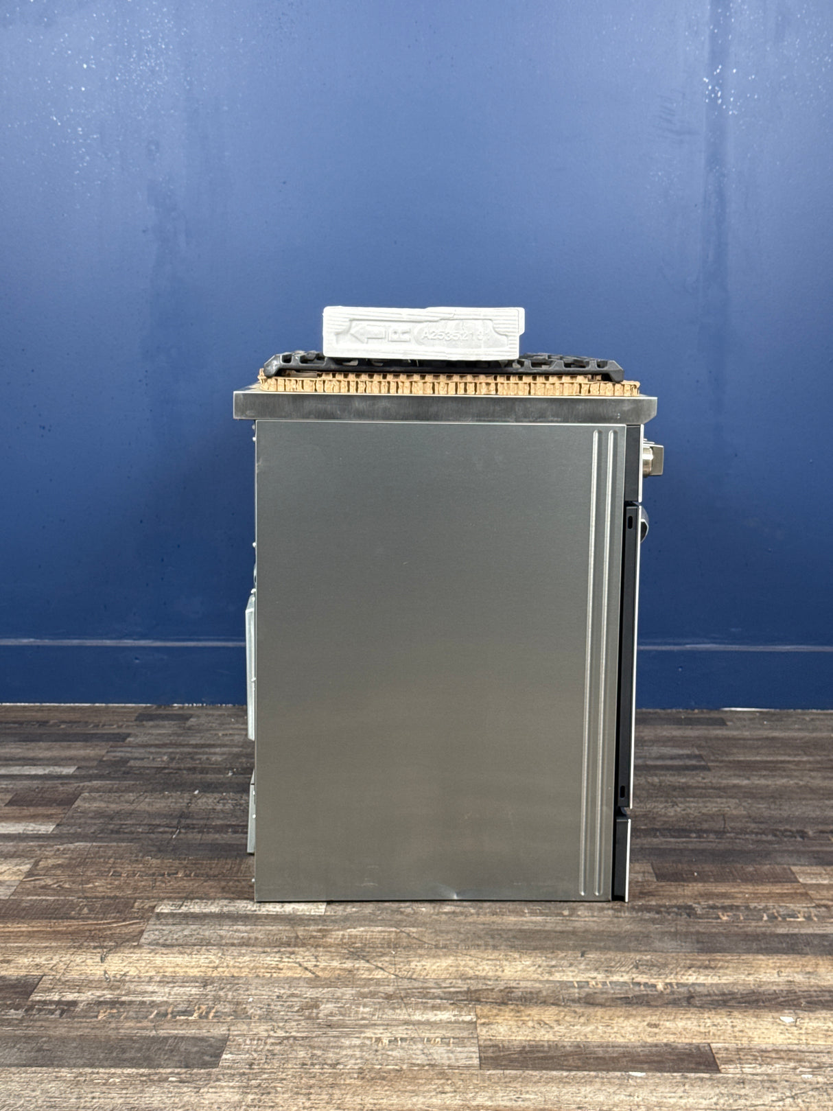 Frigidaire - Gallery 36 in. 6-Burner Slide-In Dual Fuel Range in Stainless Steel with Total Convection and Air Fry