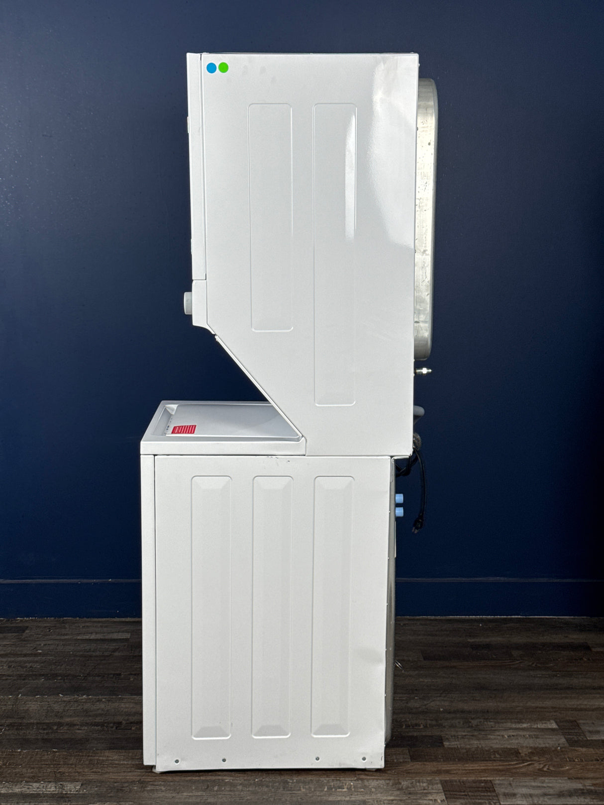 Frigidaire - 3.9 cu. ft. Washer and 5.6 cu. ft. Gas Dryer Combo in White with Quick Wash & Dry Cycle, MaxFill and Long Vent