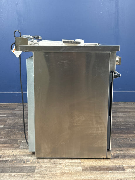 Electrolux - 30" Front Control Freestanding Gas Range