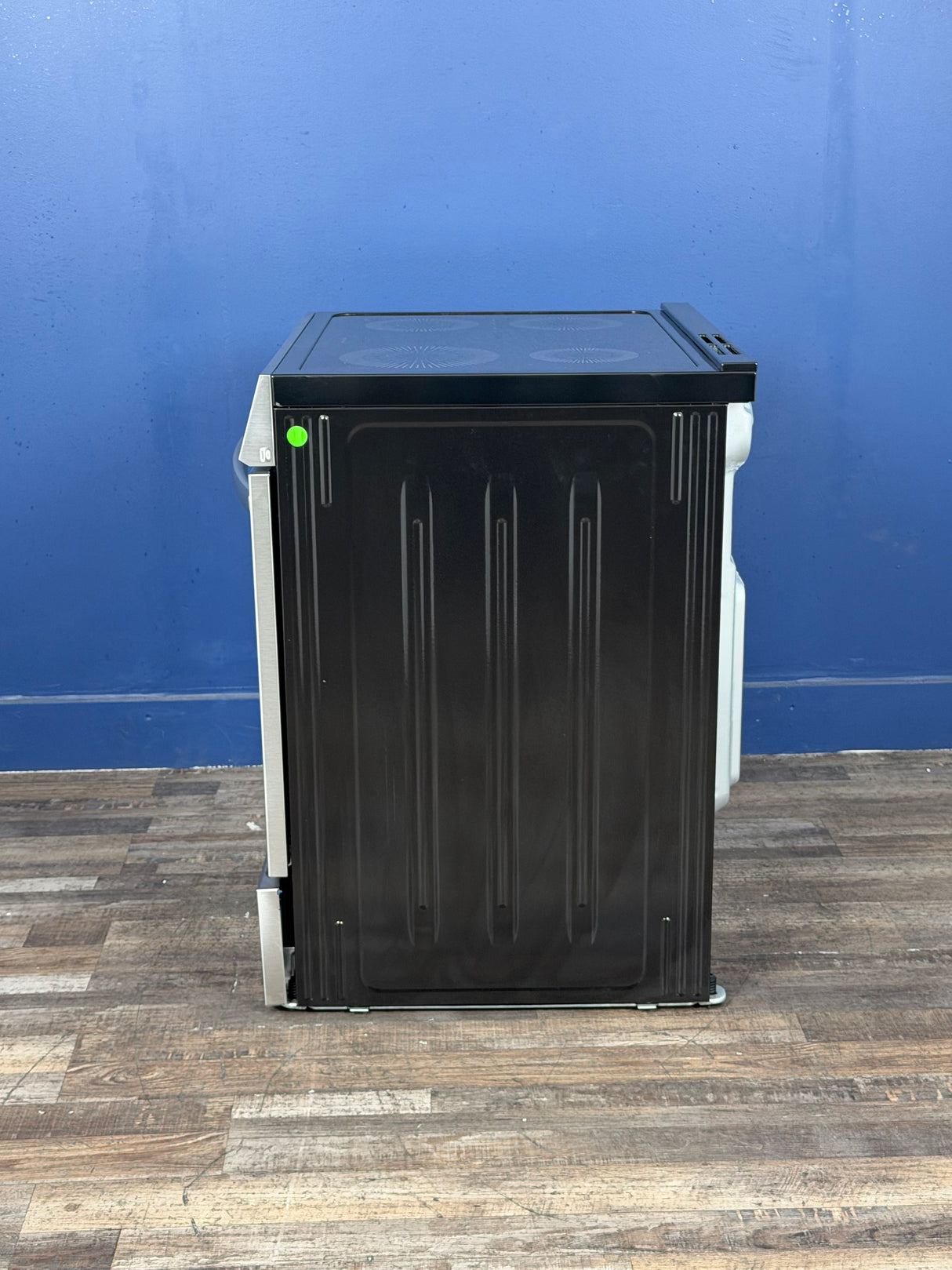 Frigidaire - 30 in 5.3 cu.ft. 4-Burner Element Slide-In Front Control Self-Cleaning Induction Range w/ Convection in Stainless Steel