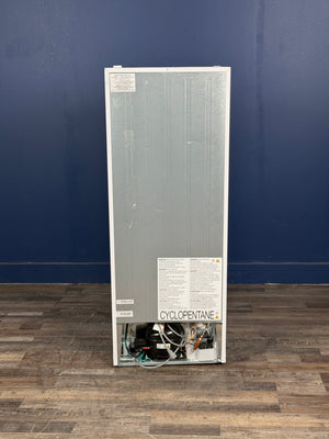 Frigidaire - 7 cu. ft. Garage Ready Convertible Upright Freezer in White with Reversible Door