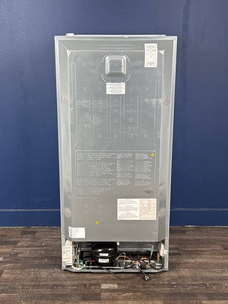 Frigidaire - 27.6 in. 14 cu. ft. Top Freezer Refrigerator in White, ENERGY STAR