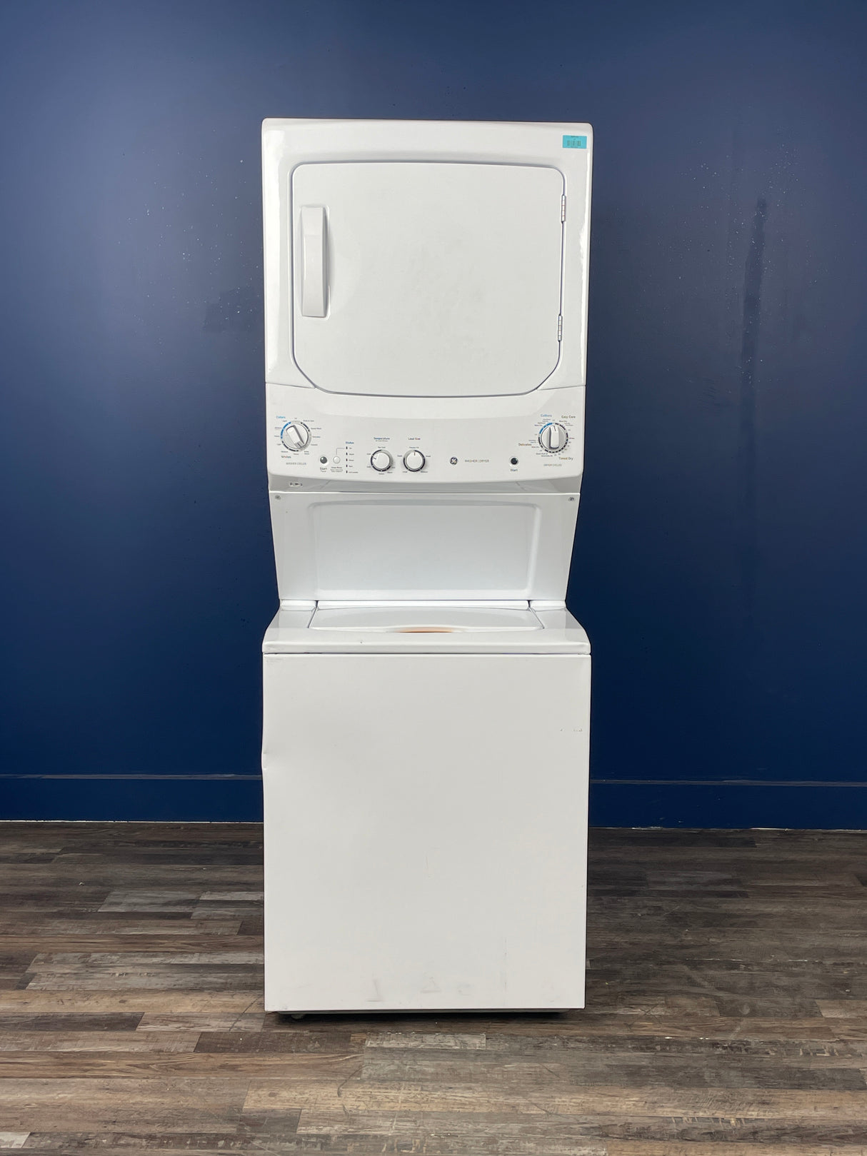 GE - 3.8 cu. ft. Washer 5.9 cu. ft. Gas Dryer Combo in White