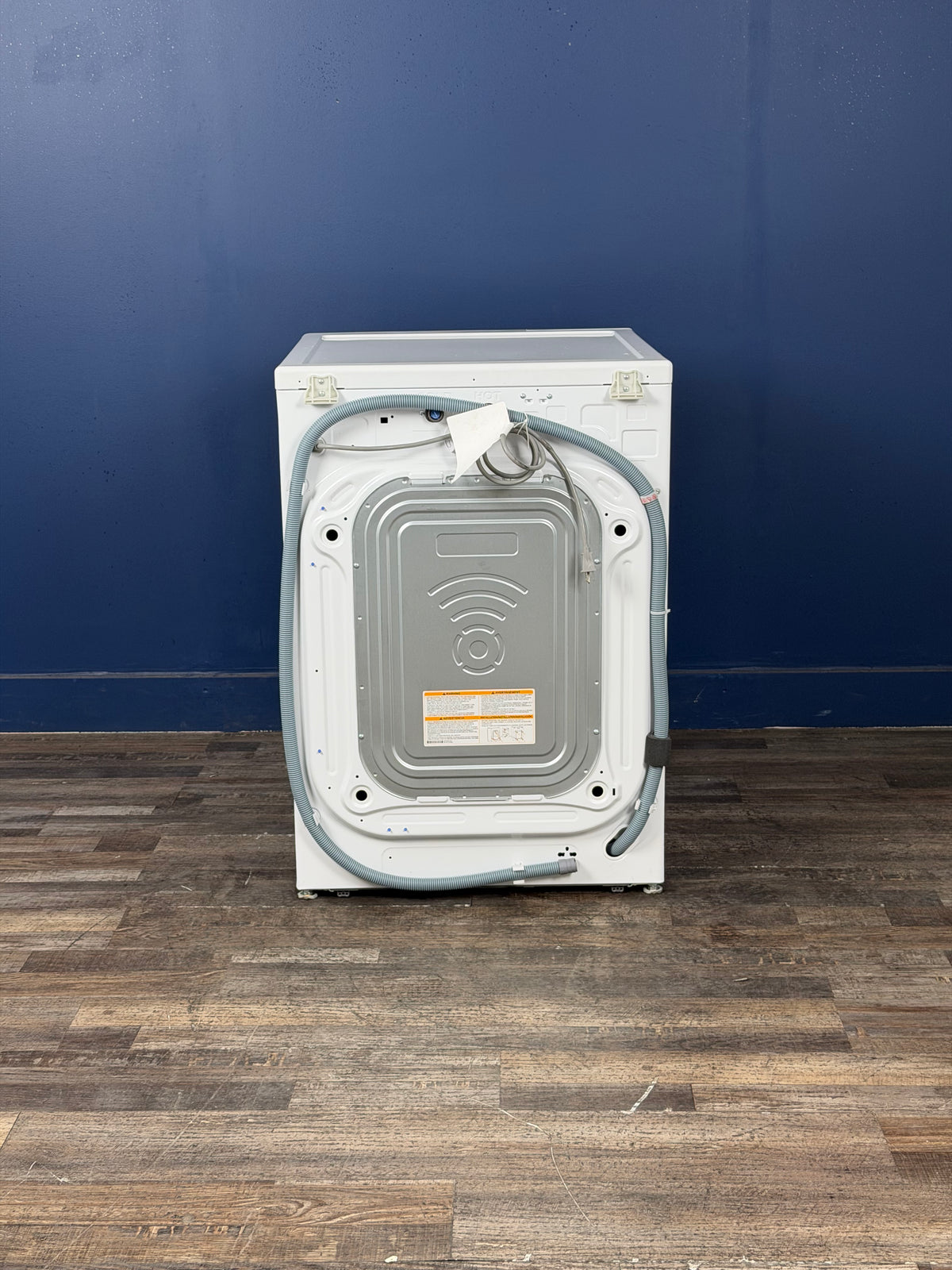 LG - 4.5 Cu. Ft. Stackable Front Load Washer in White with Coldwash Technology