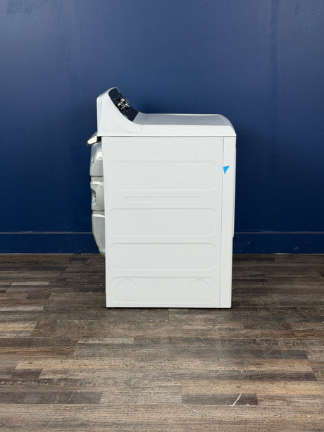 GE - 7.2 cu. ft. vented Electric Dryer in White with Auto Dry and Extended Tumble