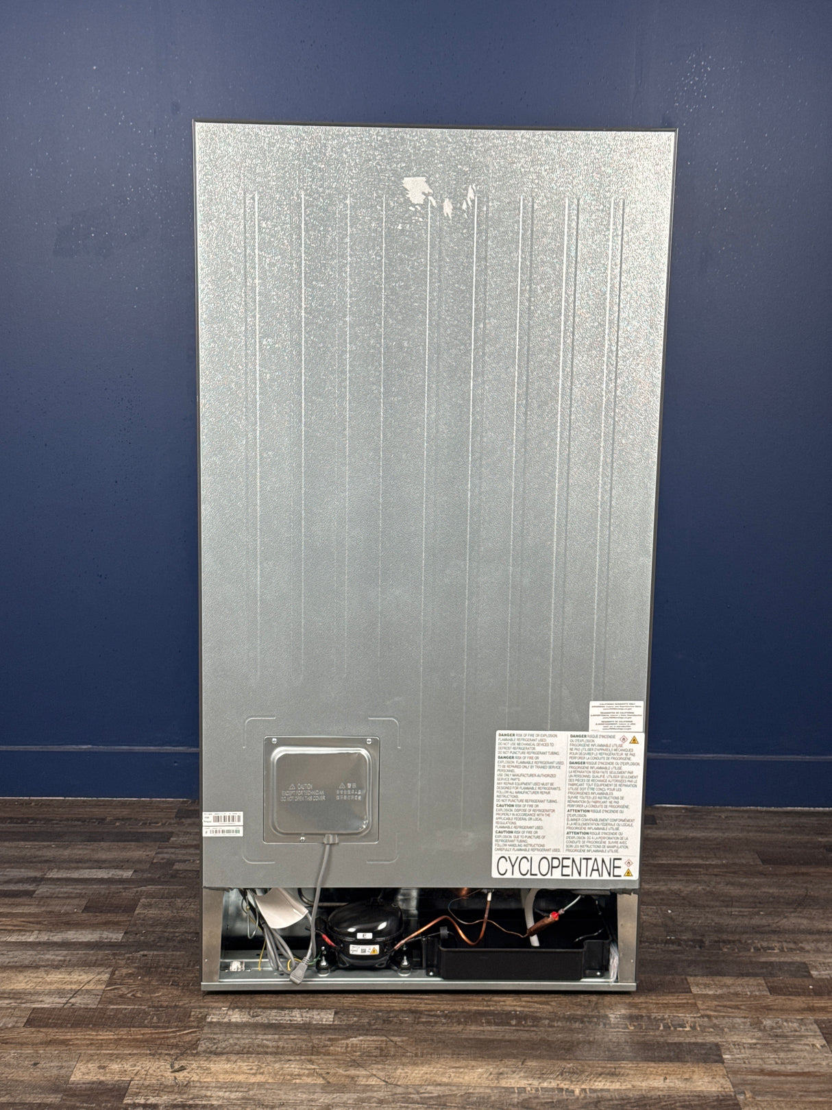 Frigidaire - 21.4 cu. ft. Garage Ready Counter Depth Side-By-Side Refrigerator in Fingerprint-Resistant Stainless Look