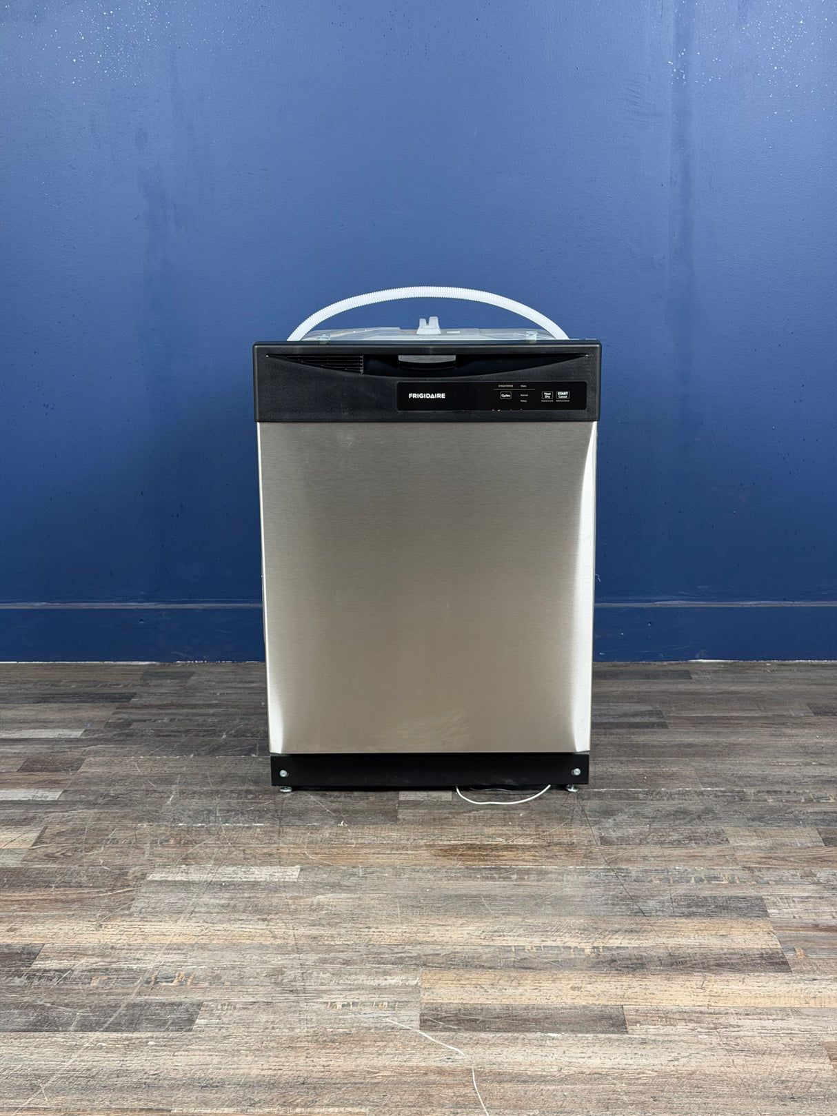 Frigidaire - 24 in. Front Control Smart Built-In Tall Tub 62 dBA Dishwasher in Stainless Steel
