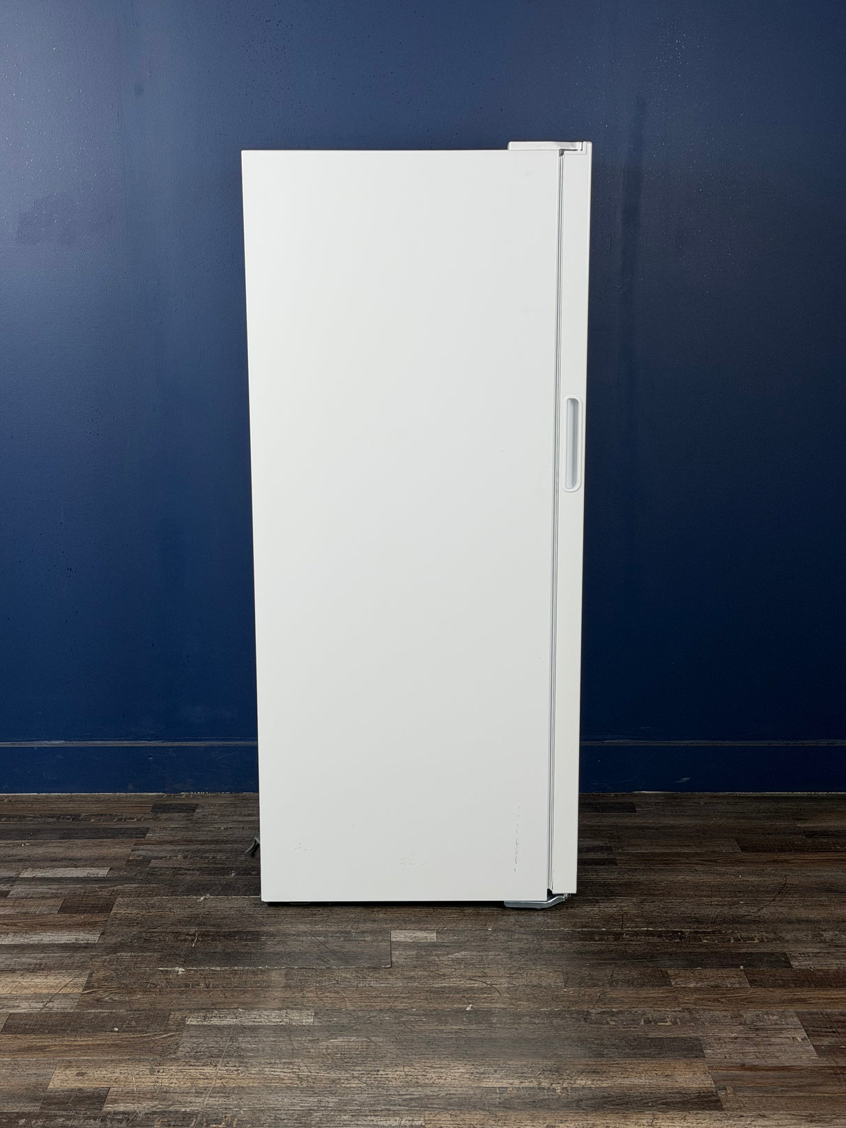 Frigidaire - 16 cu. ft. Garage Ready Convertible Frost Free Upright Freezer in White