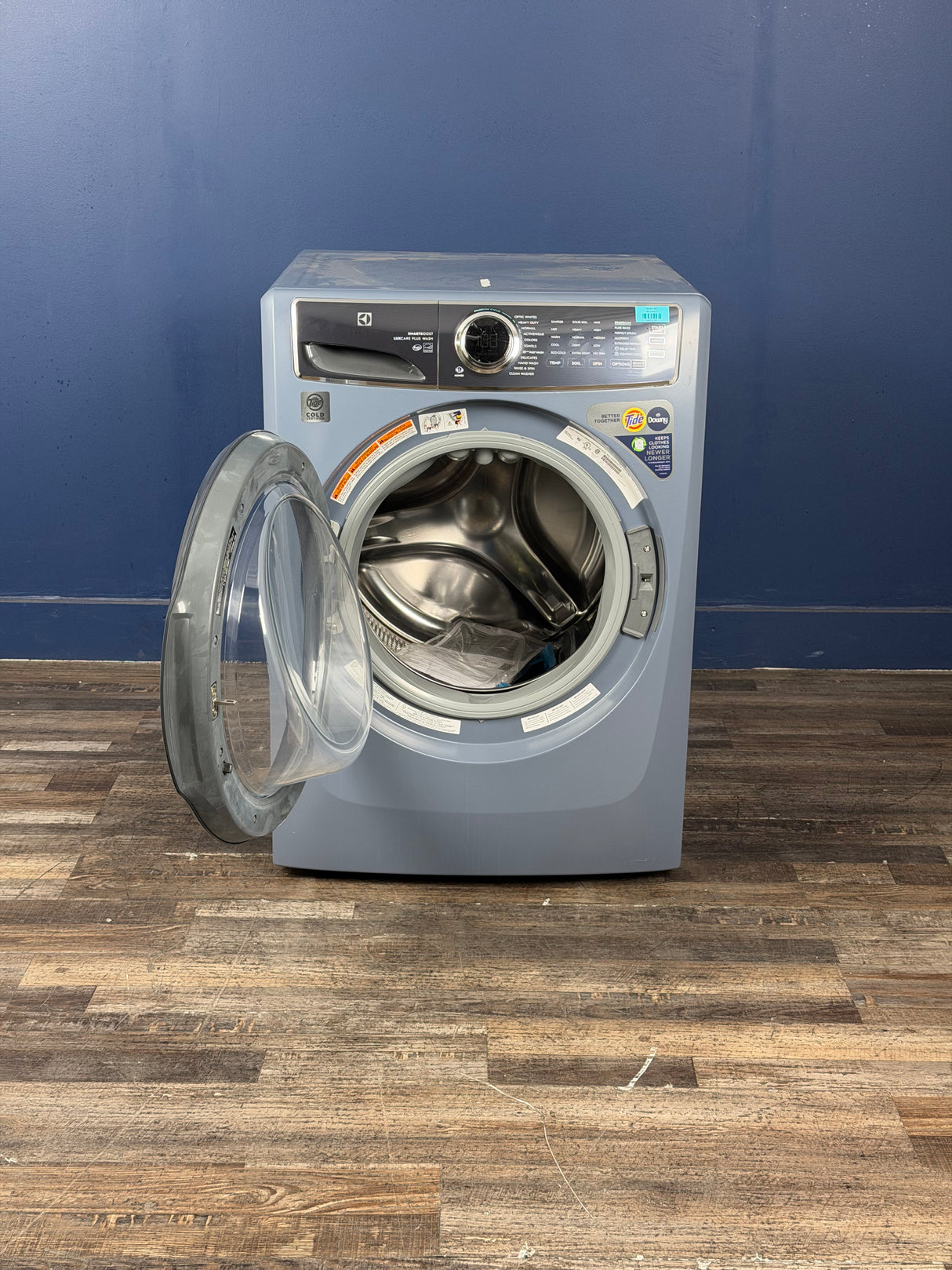 Electrolux - 4.5 Cu. Ft. Front Load Washer in Denim Blue