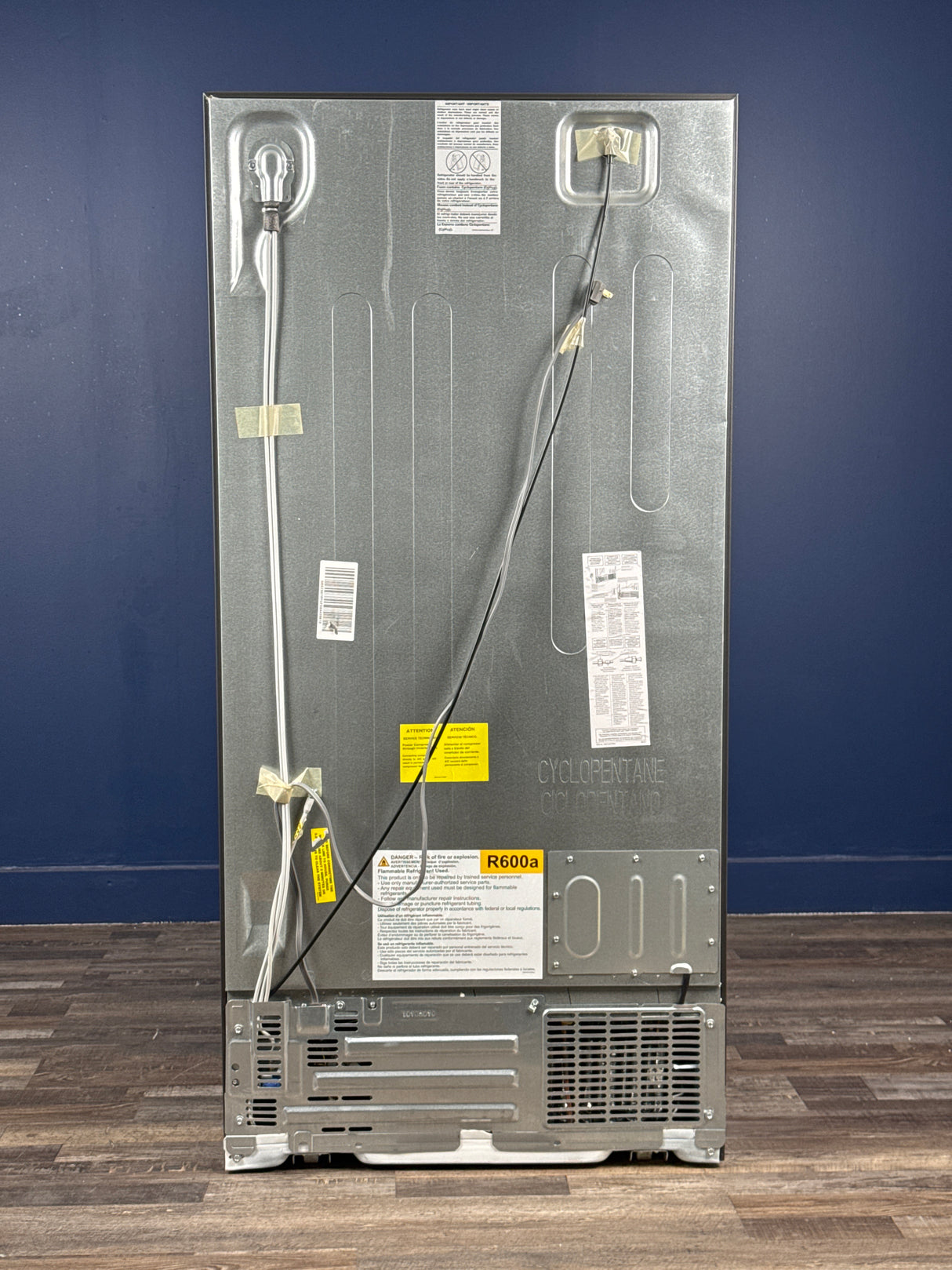 GE - 23.0 cu. ft. Side by Side Refrigerator in Fingerprint Resistant Stainless Steel, Standard Depth, ENERGY STAR