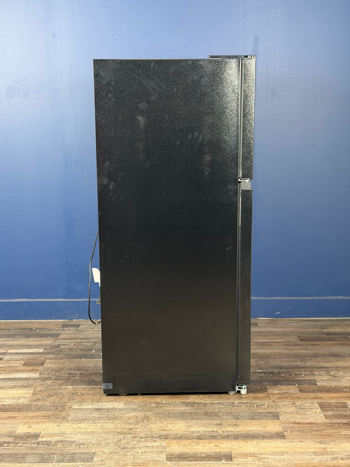 Frigidaire - 29.7 in 19 cu. ft. Standard Depth Garage Ready Top Freezer Refrigerator in Black with Precision Temperature Control