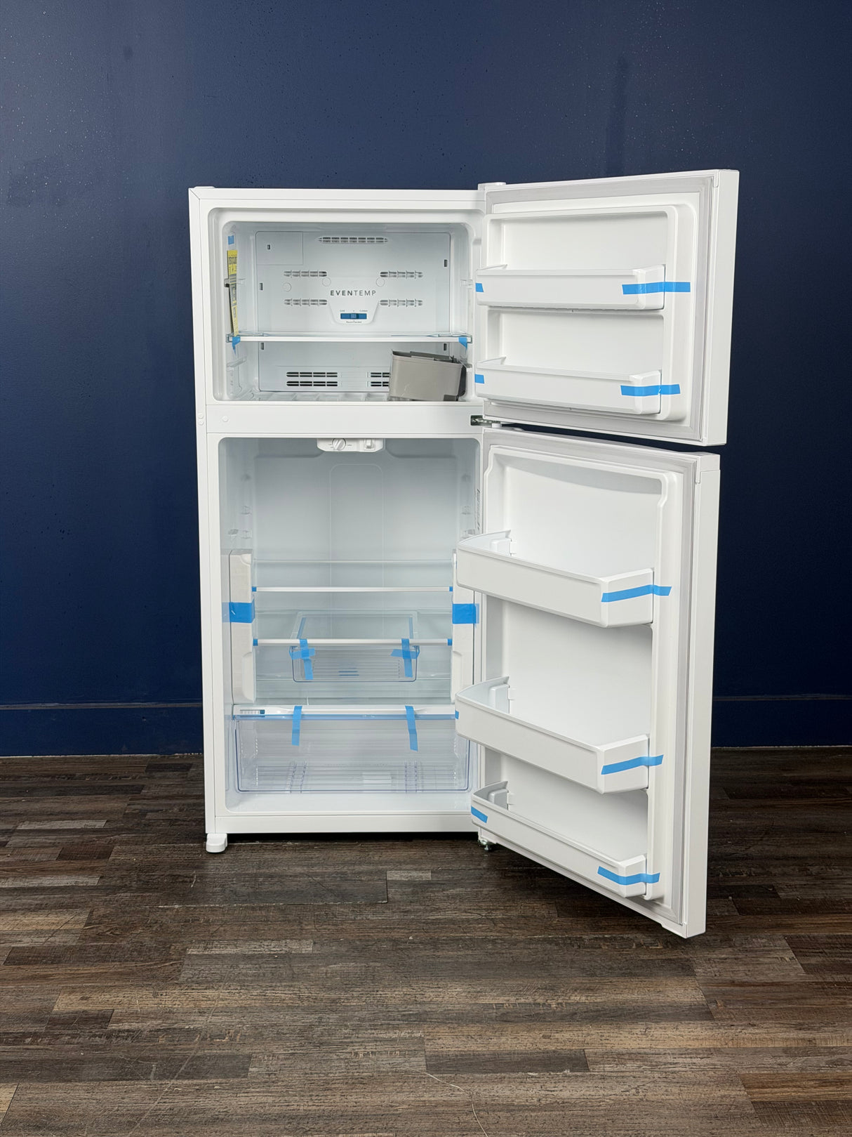 Frigidaire - 27.6 in. 14 cu. ft. Frost Free Top Freezer Refrigerator in White with EvenTemp Cooling System