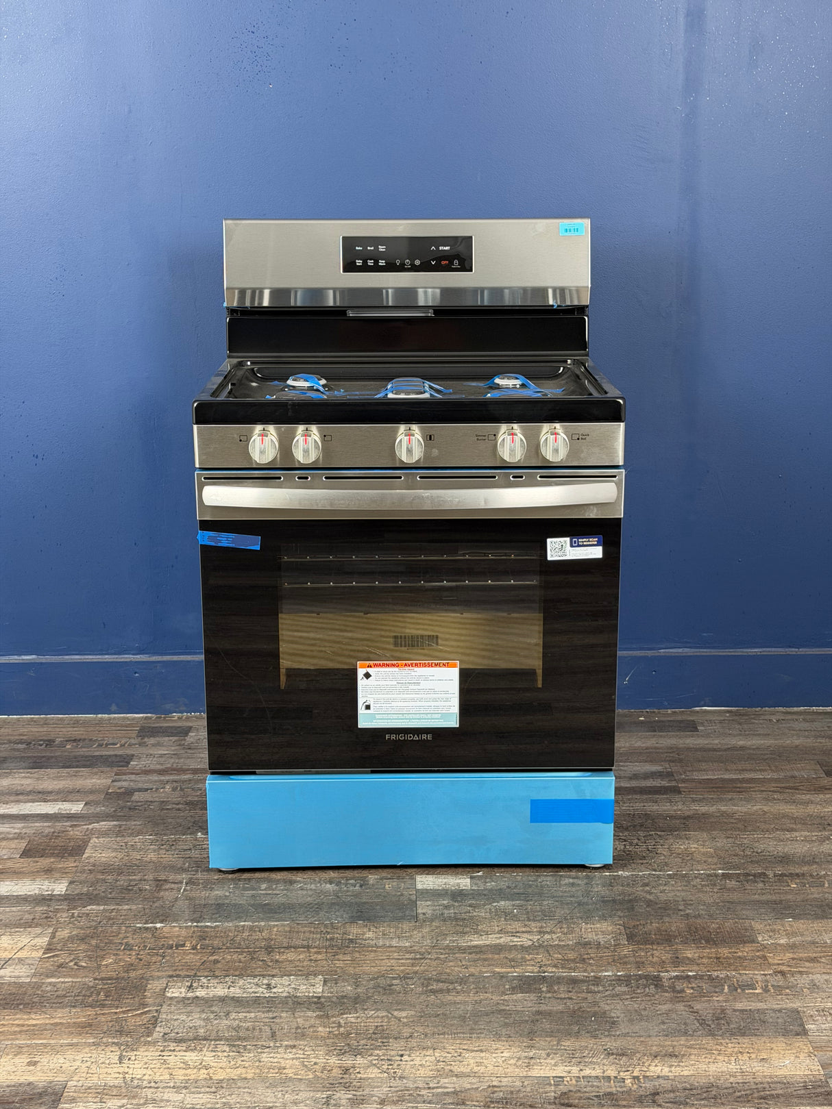 Frigidaire - 30 in 5 Burner Freestanding Gas Range in Stainless Steel with Quick Boil and Steam Clean