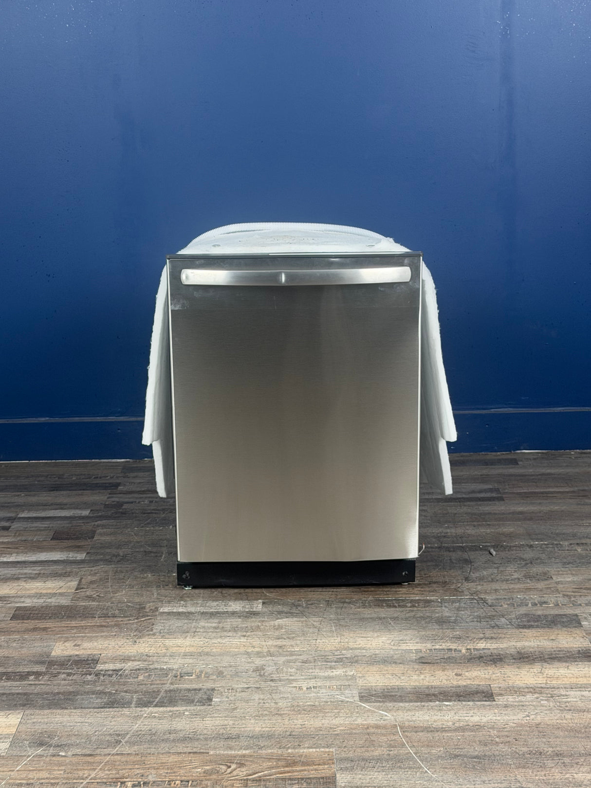 Frigidaire - 24 in Top Control Built in-Tall Tub 52 dBA Dishwasher with Plastic Tub in Stainless Steel with 4-cycles