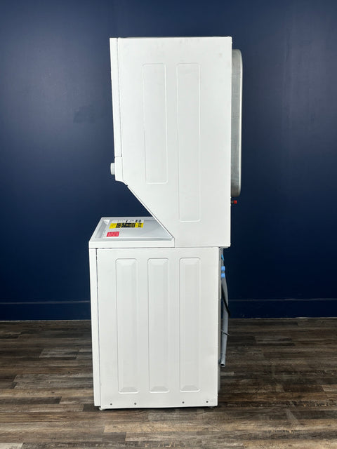 Frigidaire - 3.9 cu. ft. Washer and 5.6 cu. ft. Gas Dryer Combo in White with Quick Wash & Dry Cycle, MaxFill and Long Vent