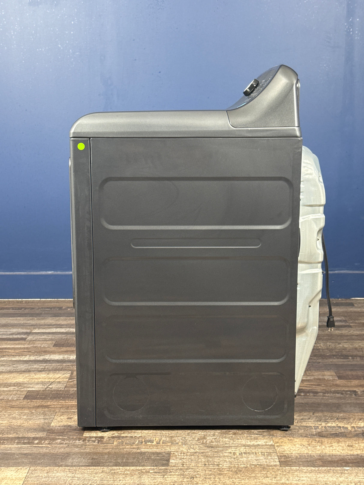 GE - 7.4 cu. ft. vented Front Load Gas Dryer in Diamond Gray with Sensor Dry