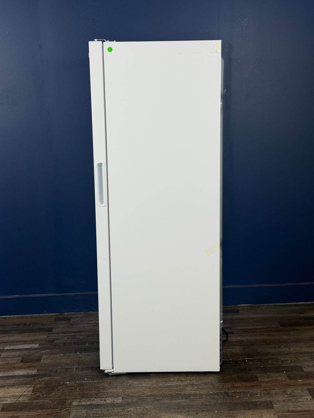 Frigidaire - 32.6 in. 20 cu. ft. Frost Free Defrost, Garage Ready Upright Freezer in White