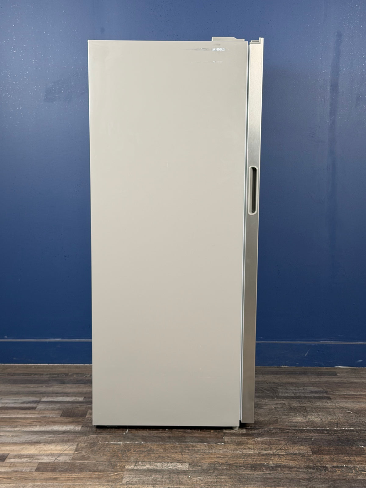 Frigidaire - 16 cu. ft. Garage Ready Convertible Frost Free Upright Freezer in Fingerprint-Resistant Stainless Steel Look