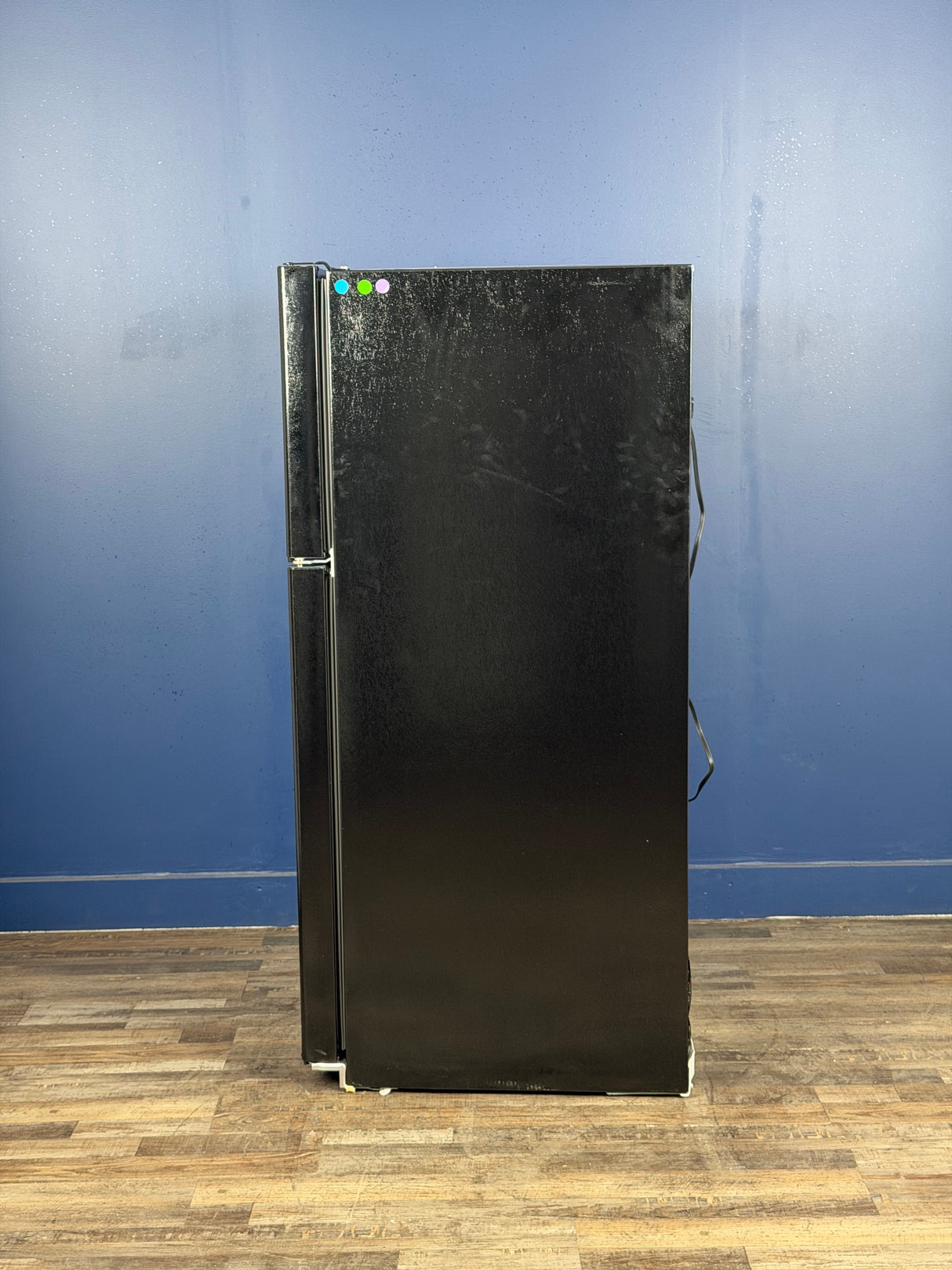 GE - 19.2 cu. ft. Top Freezer Refrigerator in Black, ENERGY STAR