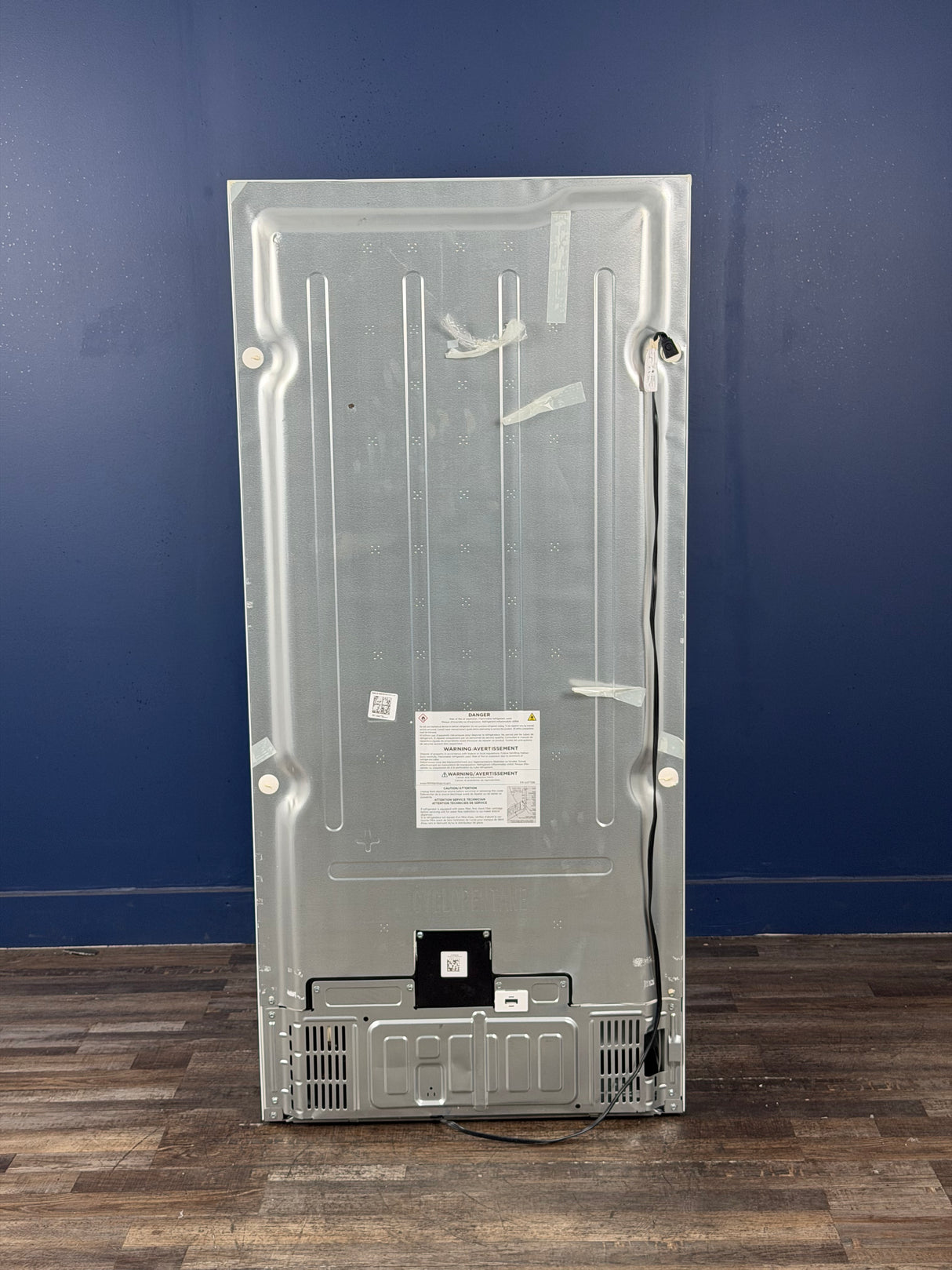 Frigidaire - 32.6 in. 20 cu. ft. Frost Free Defrost, Garage Ready Upright Freezer in White