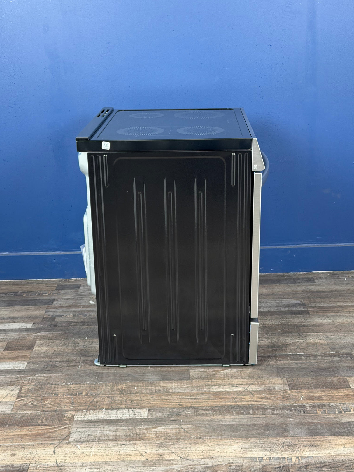 Frigidaire - 30 in 5.3 cu.ft. 4-Burner Element Slide-In Front Control Self-Cleaning Induction Range w/ Convection in Stainless Steel