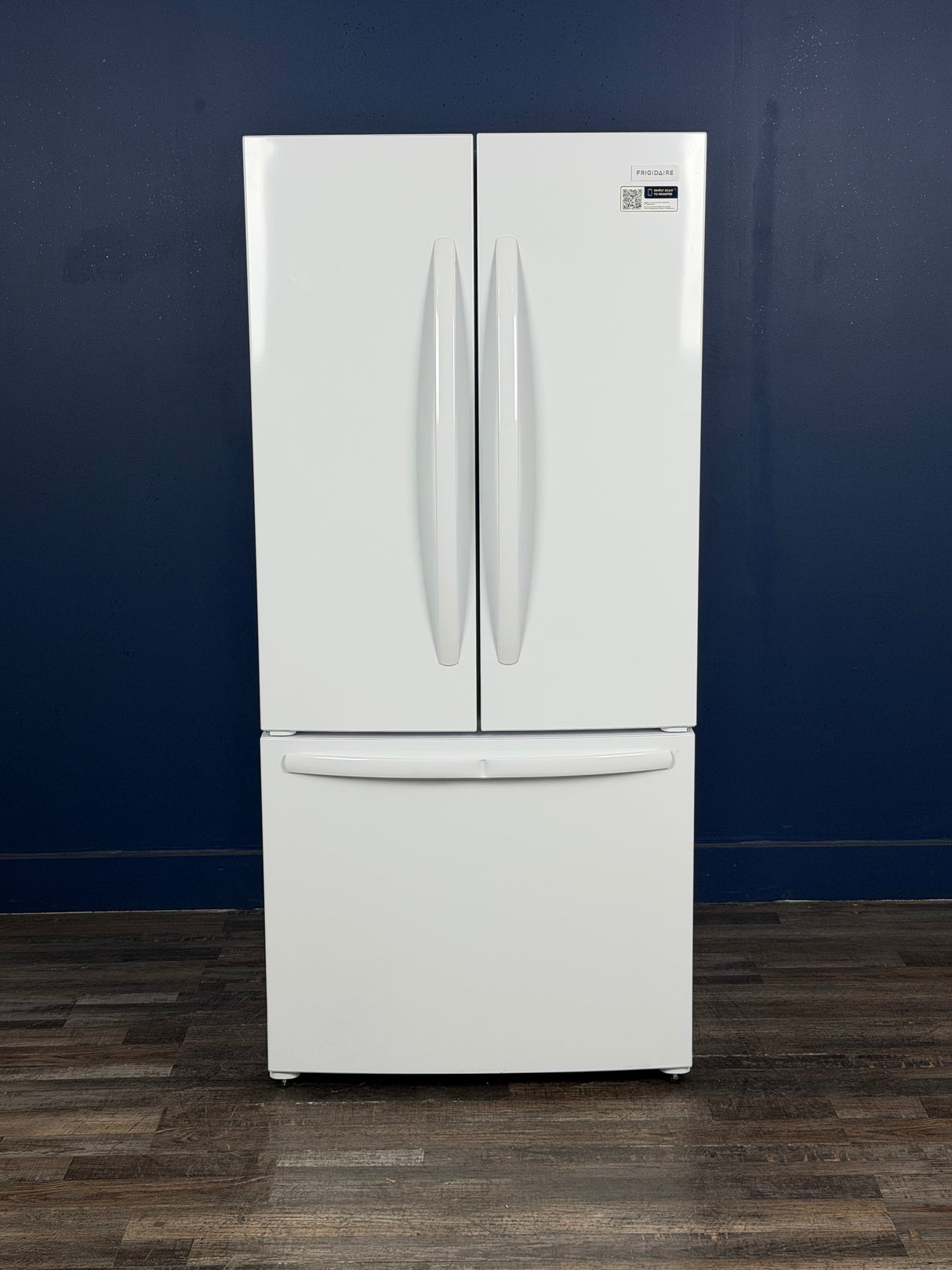 Frigidaire - 31.5 in. 18 cu. ft. Counter-Depth French Door Refrigerator in White with CrispSeal crispers