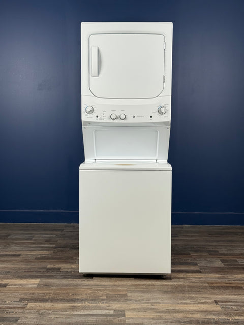 GE - 3.8 cu. ft. Washer 5.9 cu. ft. Electric Dryer Combo in White