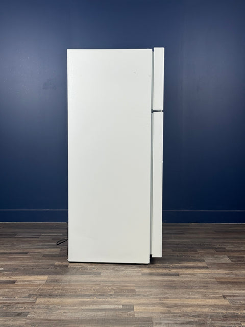 GE - 17.5 cu. ft. Top Freezer Refrigerator in White
