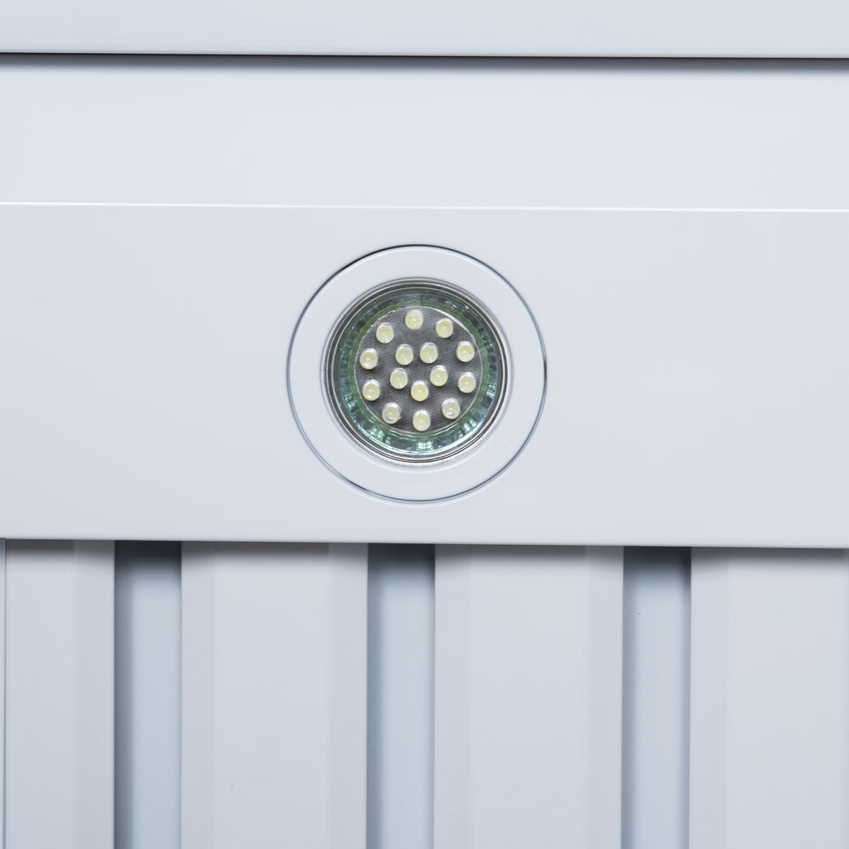 Valente 36" Range Hood in White with 427 CFM, 3 speeds, Dishwasher safe Baffle filters, LED Lights and Remote Control