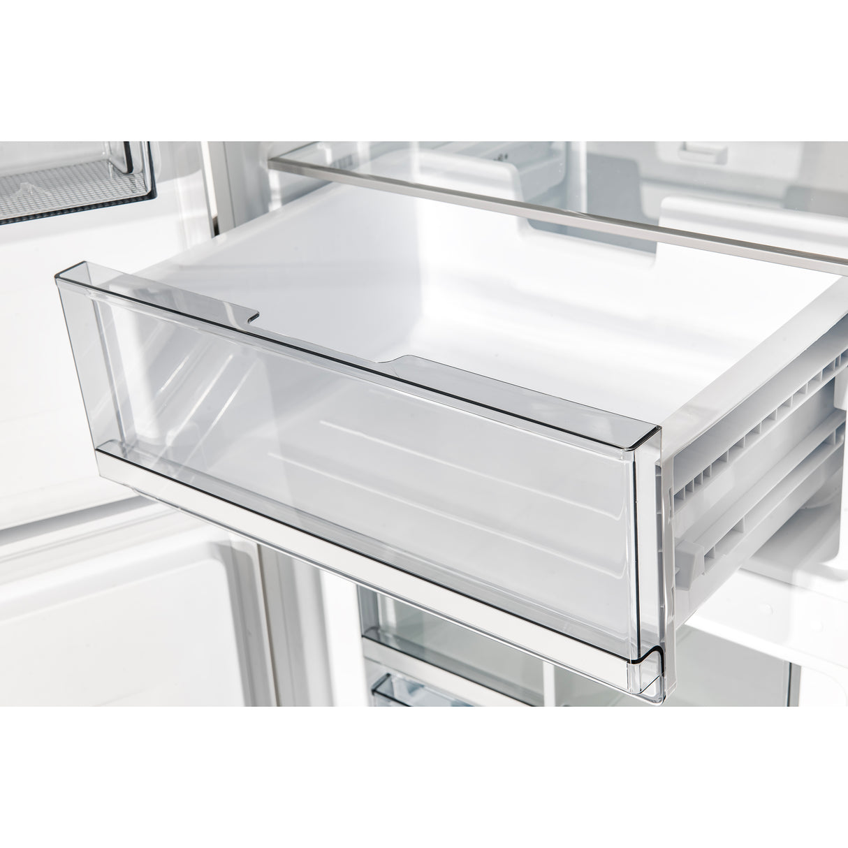 Custodia 24" Bottom Freezer, 10.3 cf., Left Swing, Ice Maker, Total No frost, White, Antique Brass handles